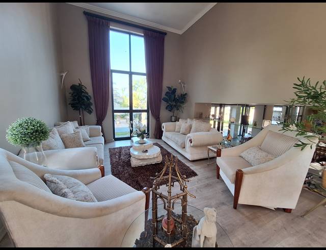 5 BEDROOM HOUSE TO LET IN UMHLANGA CENTRAL
